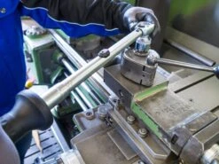 HAZET Drehmomentschlüssel 40-200 Nm 2% Vierkant Massiv 12,5mm 1/2 Zoll 6122-1CT -Werkzeug Günstiges Geschäft 6122 1ct 23anwendung 23industrie 23alternative 236