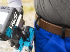 HAZET Akku-Schlagschrauber 700 Nm Vierkant 12,5mm 1/2 Zoll 3-teilig 9212-3 -Werkzeug Günstiges Geschäft 9212 3 23anwendung 23guertelclip 231