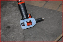 KS Tools 1/2" MiniMONSTER Xtremelight Hochleistungs-Druckluft-Schlagschrauber 1.390 Nm Mit Schutzhülle Und Geräusch-Reduzier-Schlauch - 515.1155 -Werkzeug Günstiges Geschäft kstools 515 1155 006